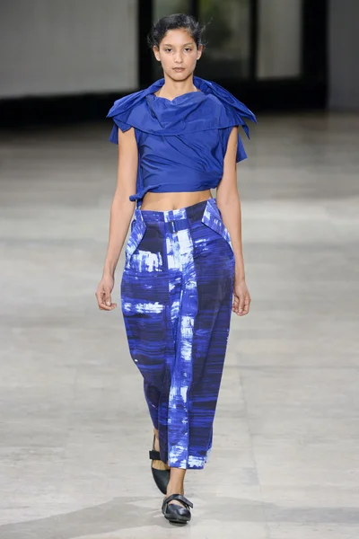 Look 13